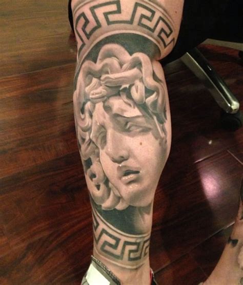 medusa de versace tatuaje|medusa head tattoo.